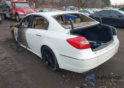 2013 Hyundai Genesis 3.8 z USA, uszkodzony, nr VIN KMHGC4DD5DU250984